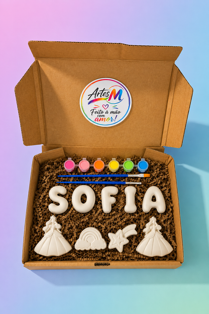 Caixa personalizada com nome em Letras Bubble, princesas, arco-íris e estrela de gesso, tintas e pincéis