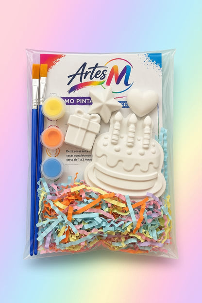 Lembrança de aniversário com bolo, presente, estrela e coração de gesso, três tintas e dois pincéis