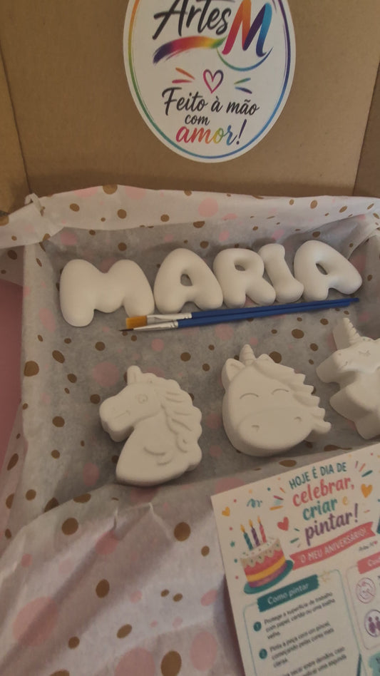 Caixa Personalizada com Nome – Letras Bubble + Unicórnios
